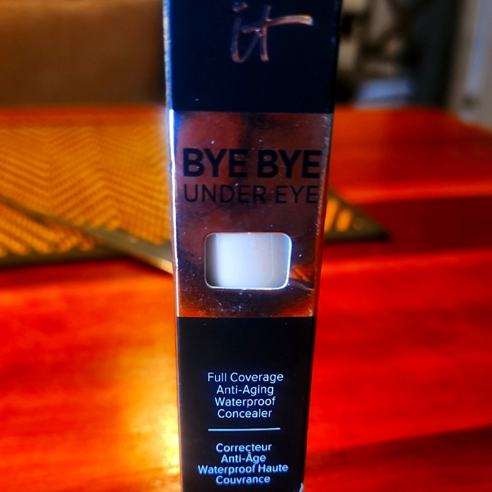 IT Cosmetics Bye Bye Under Eye Concealer